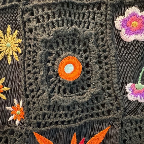 Ladies top - Picture 3 of 4